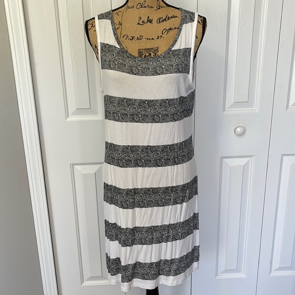Black and White Stripe Sleeveless Dress